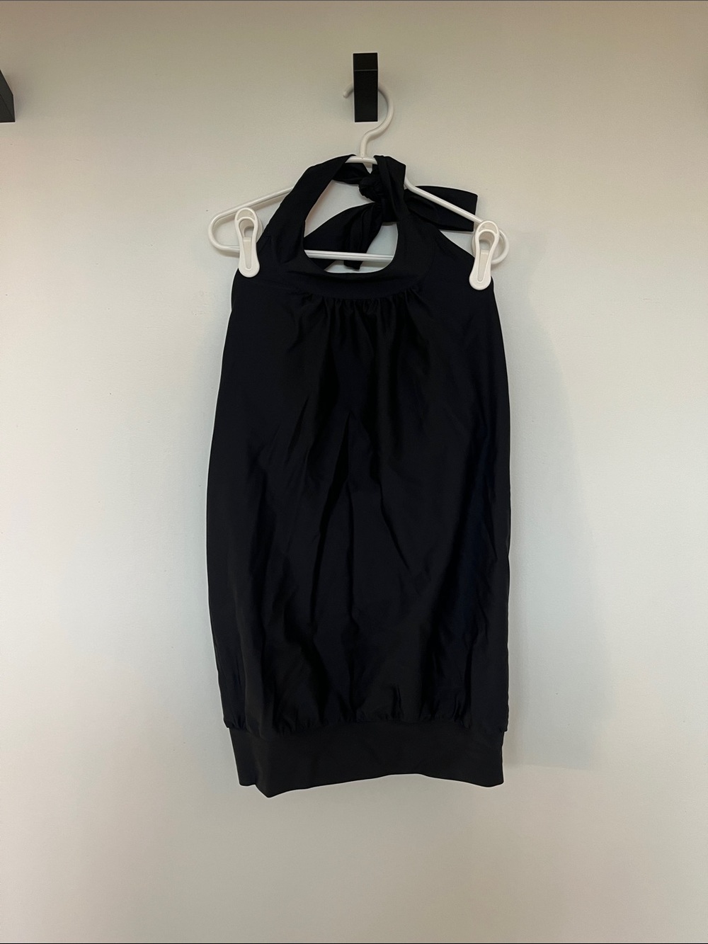 Albion One-Shoulder Black Halter Top